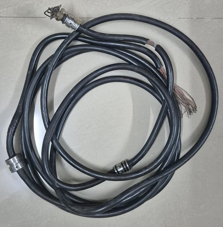 Shielded submarine cable assembly with machined connectors